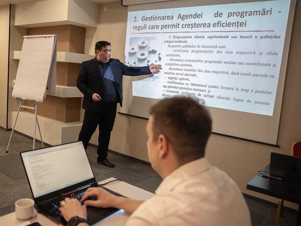 UPGRADE: Performanță și Eficiență în Managementul Dentar